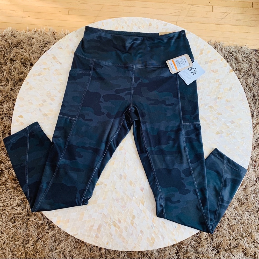 Reebok workout/yoga pants SIZE MEDIUM